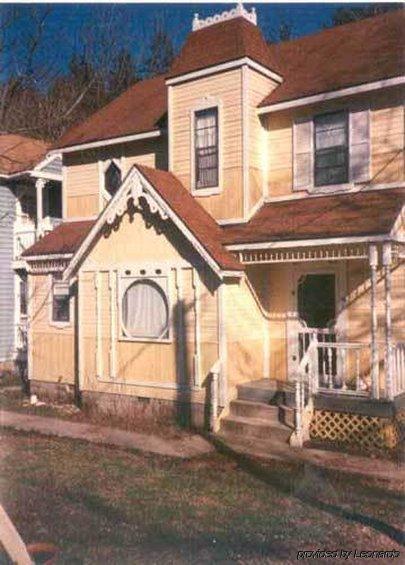 Main Street Inn - Angels Among Us Wedding Chapel Eureka Springs Exterior photo