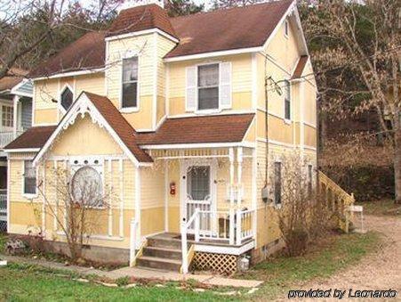 Main Street Inn - Angels Among Us Wedding Chapel Eureka Springs Exterior photo